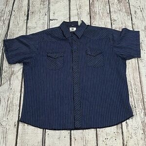 Vintage Corral Western Short Sleeve Pearl Snap Cowboy Button Down Shirt